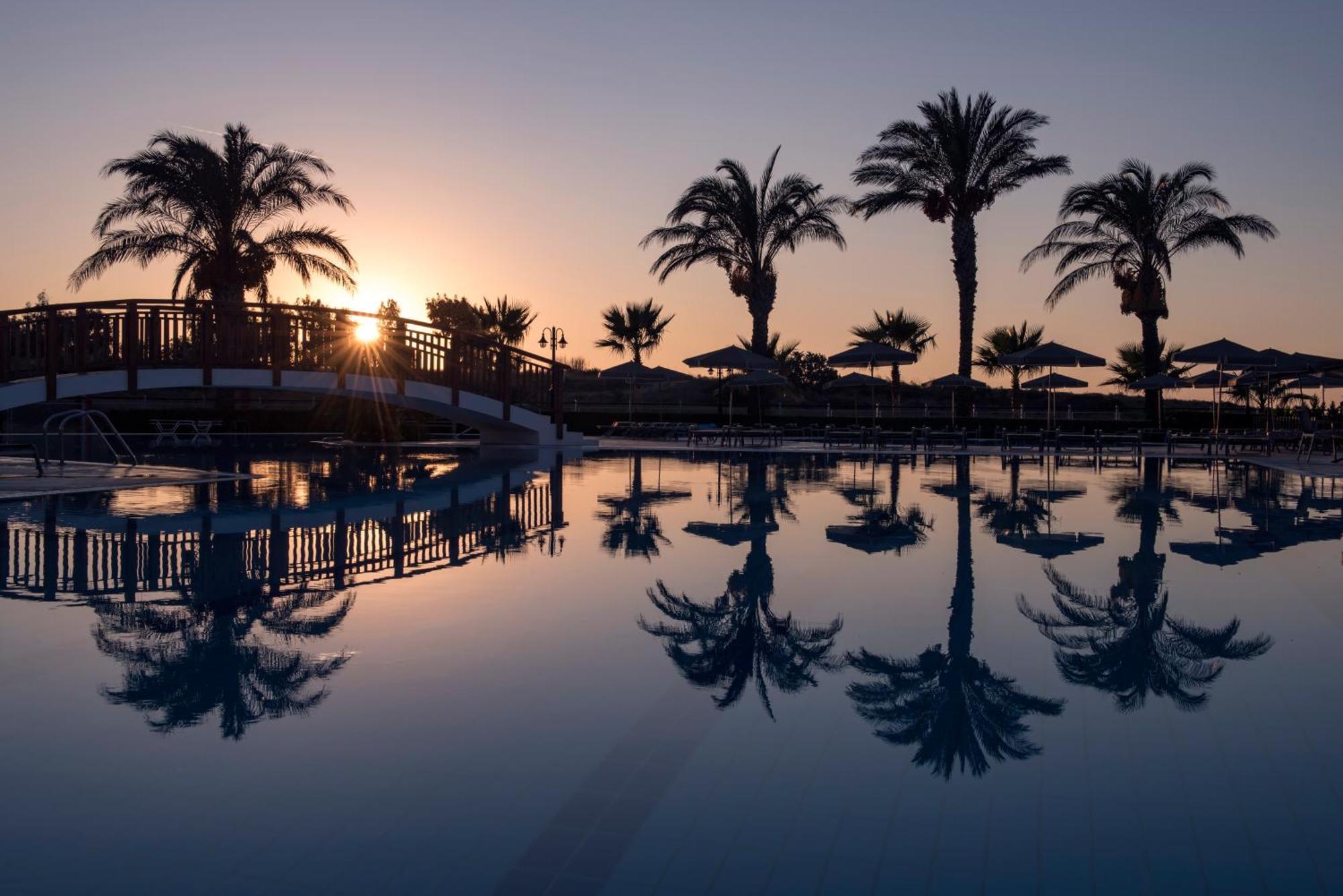 מסטיכרי Horizon Beach Resort מראה חיצוני תמונה